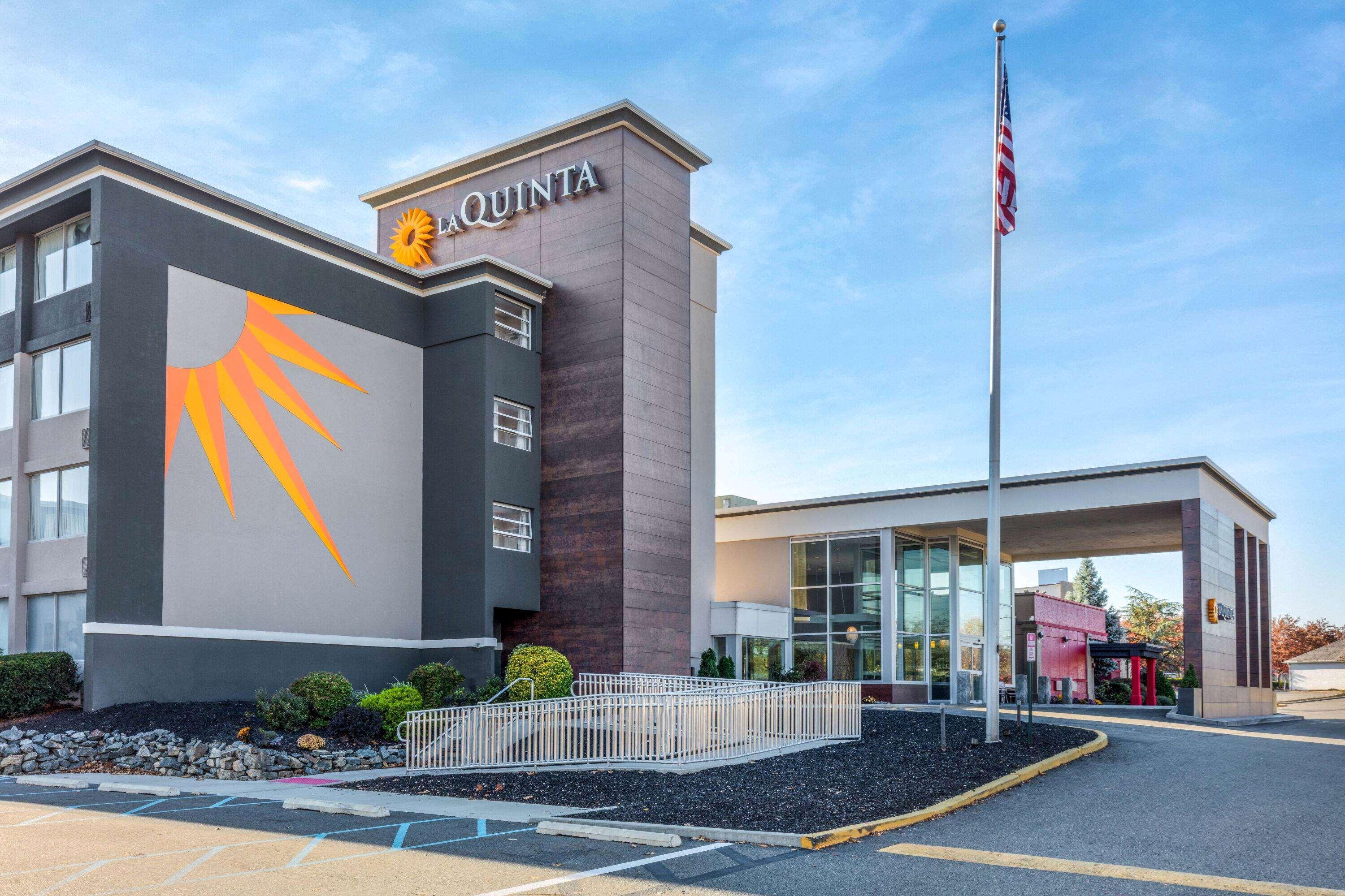 La Quinta By Wyndham Clifton/Rutherford Exterior foto
